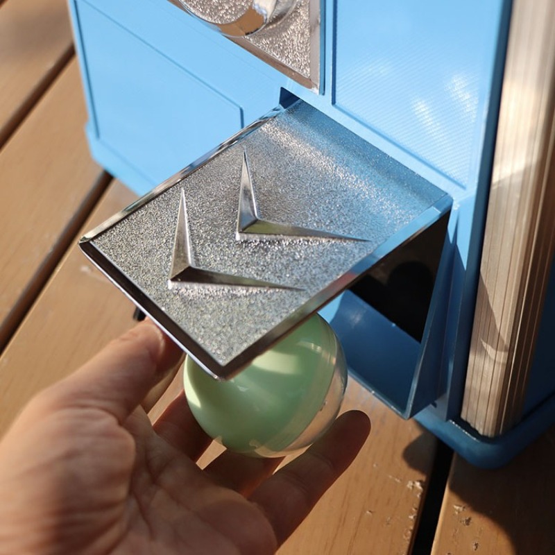 Automat Gashapon z kwadratową  – Prize Capsule Toy Machine recenzja i cena