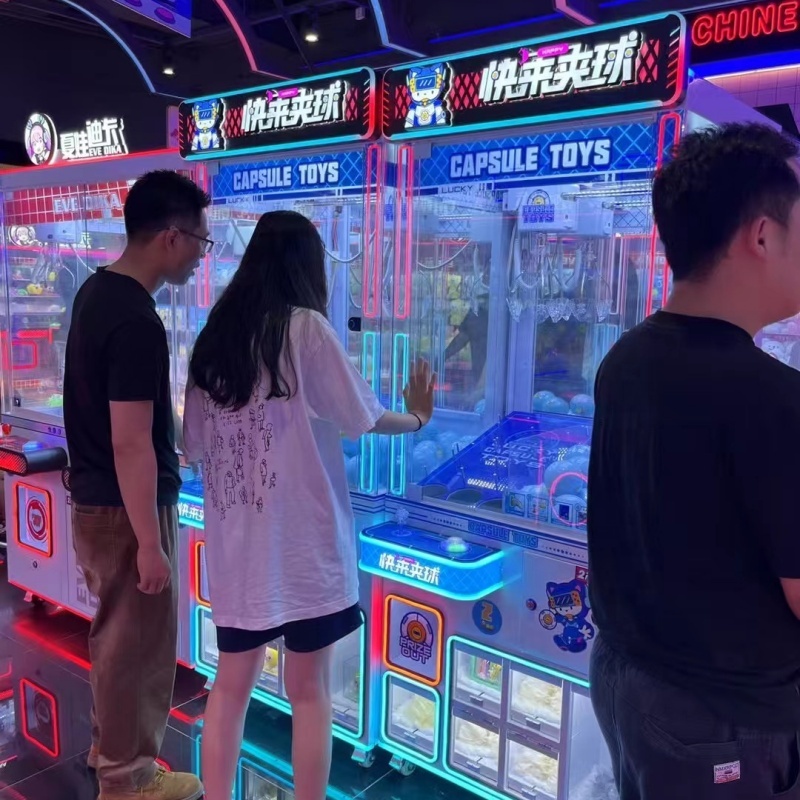 Automat z zabawkami w kapsułac – Prize Capsule Toy Machine recenzja i cena
